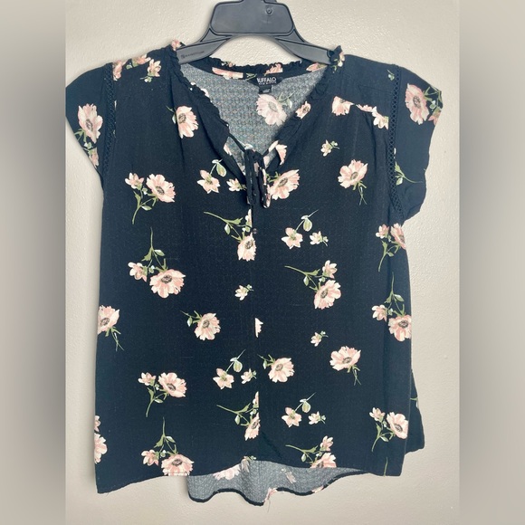 Buffalo David Bitton Black Top with Floral Accents - Picture 1 of 10